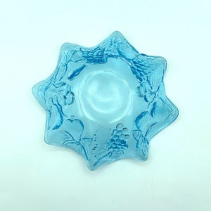 Vintage Ice Blue Ruffled Rim Glass Fruit Bowl Bild 5