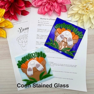 Puede incluir: Juego de tres tazas de cerámica con acabado mate moteado. Las tazas son de color crema, gris claro y gris oscuro. Cada taza tiene un diseño sencillo y un asa redondeada.