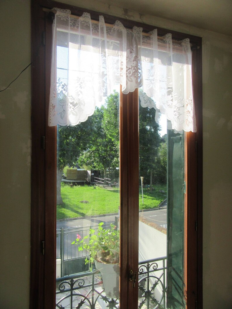Pair of Lace Curtain Pelmets Valance Floral French Vintage Retro Scalloped.