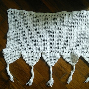 Pretty Lace Curtain Pelmet Valance Handmade Crochet French Vintage