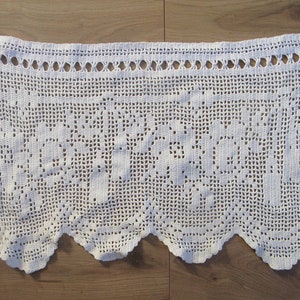 Pretty Lace Curtain Pelmet Valance Handmade Crochet French Vintage