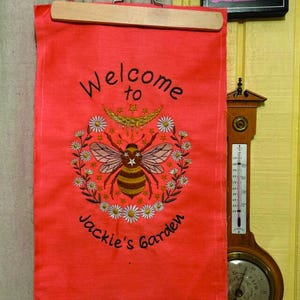 Bee Embroidery Design,moon, 5 Sizes 10 Formats,girl,floral, Frame ...