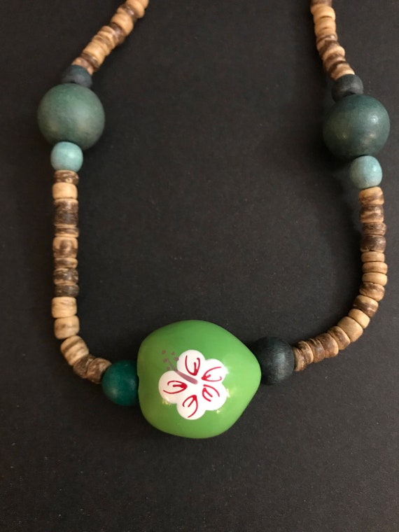Vintage Ladies Beaded Necklace