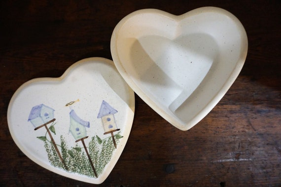 Vintage Heart-Shaped Ceramic Trinket Box: Birdhouse Design
