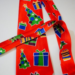 Christmas NeckTie, Holiday Tie, Vintage NeckTie, Red Necktie, Gifts, Holiday Clothing, SoniaCollectibles Vintage Clothing and Accessories