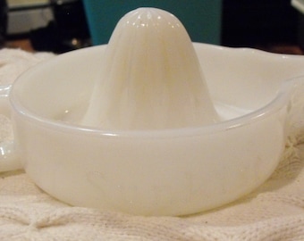 サンキスト ホワイトミルクハンドル付きガラスジュースリーマー - Etsy