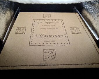 Juego de 5 piezas para mojar: 4 cuencos para mojar y una botella de 20 onzas de aceite de oliva y/o vinagre.