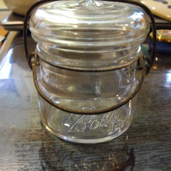 Ball Ideal Half Pint Jar with Metal Bail Clasp