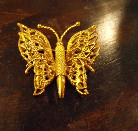 Beautiful Gold Butterfly Brooch - Monet - image 1