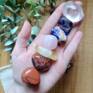 CHAKRA STARTER Kit - 7 Crystal Pieces, Beginners, Collectors, Starting Bundle, Crown, Third Eye, Throat, Heart, Solar, Sacral, Root