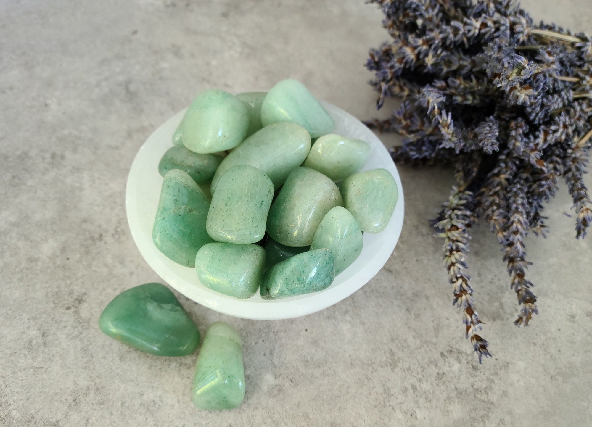 Green Aventurine Tumbled Stones Natural (20-40 mm)