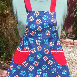 Child&#39;sPatriotic Flip-Flop Apron (matching adult apron also available)