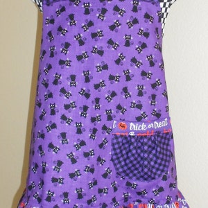 Child&#39;s Halloween Cats Apron (matching adult apron also available)