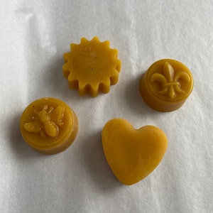 1/2 ounce Pure Beeswax Molded Sewing Cake