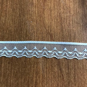 3/4" wide Scalloped Edge Lace Trim