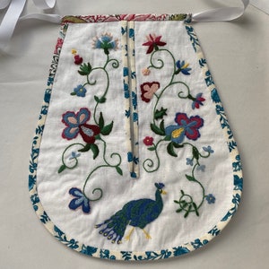 18th Century Embroidered Pocket Deluxe DIY Kit with Linen Fabric and Wool Thread 2022 Exclusive Design