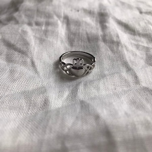 Historical Style Sterling Silver Celtic Knot Scroll Claddagh Ring