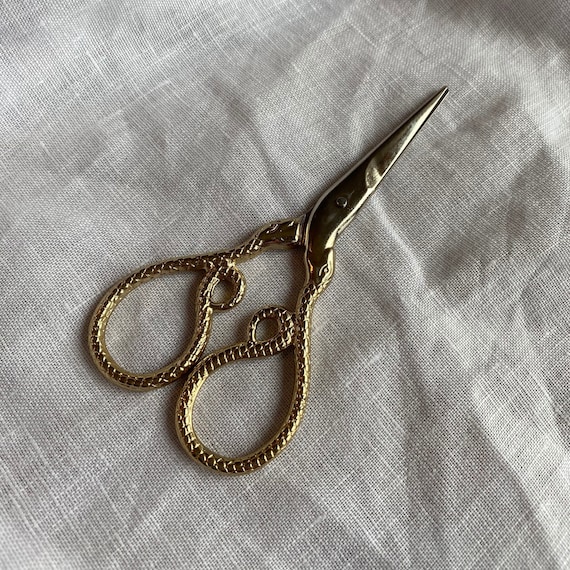 Antique Rose Gold Embroidery Scissors - Renaissance Fabrics