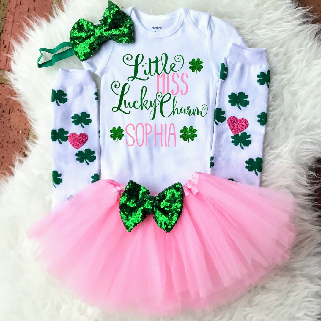Newborn Baby Girl St Patrick's Day Outfit - 3-Piece Romper Set With Headband, Green Clover Print