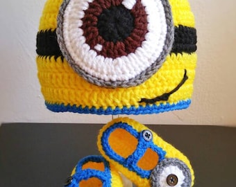 Newborn Minion photo props, baby minion costume, minion crochet hat with shoes, crochet minion hat and shoes, despicable me crochet,baby hat