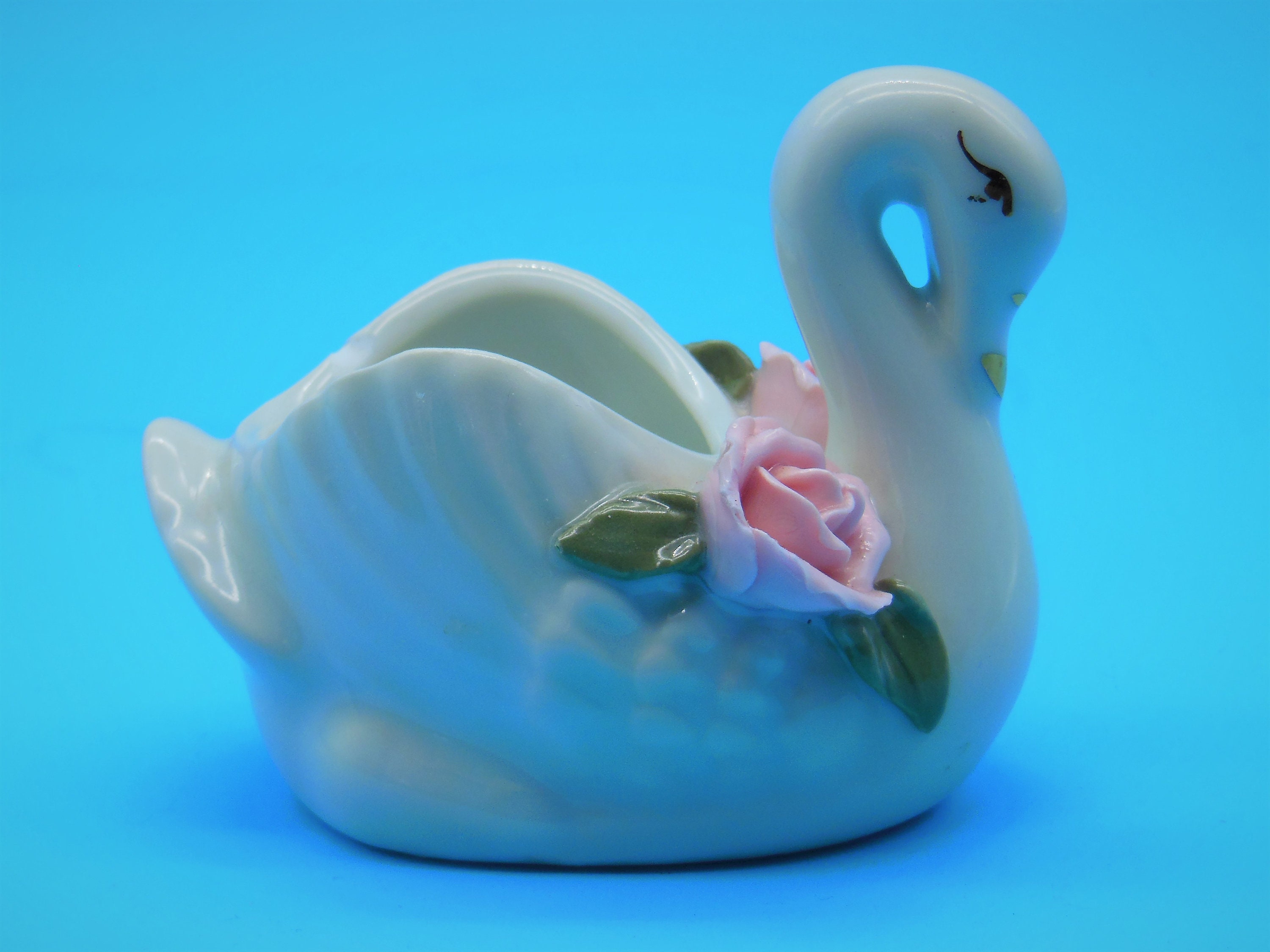 White Swan Vase Vintage Swan Vase Swan Figurine Swan Decor Etsy