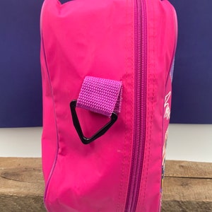 Minnie Mouse Travel Bag & Pin image 8