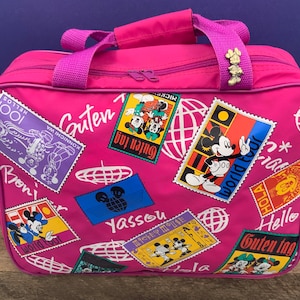 Minnie Mouse Travel Bag & Pin image 1