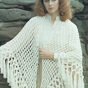 PDF vintage Womens Ladies Romantique Fringe Shawl Irish Crochet Pattern Wedding EASY Land Girl Old-Fashioned Prairie Boho Medieval Victoriana