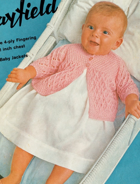 Hayfield 7016 Vintage Knitting Pattern Babys Bootique Full outfits 4 ply QK//DK