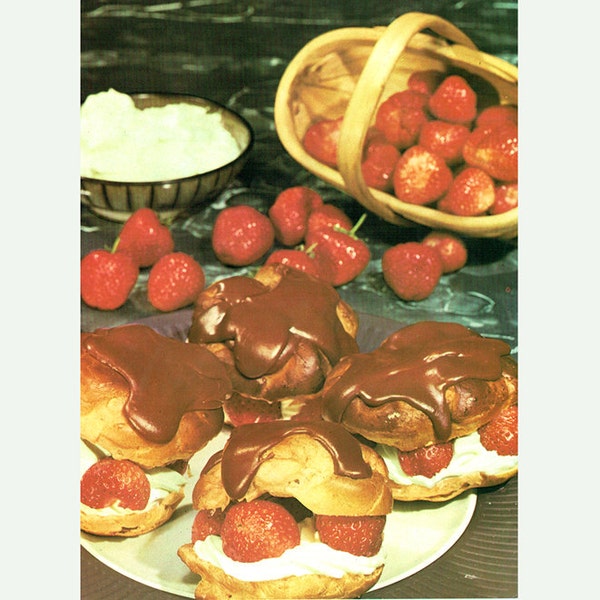 Vintage 1950s Cake Recipe 'Delicious Strawberry Puffs' & 5 FREE Bonus Recipes for you to Bake, PDF Home Baking Retro Christmas