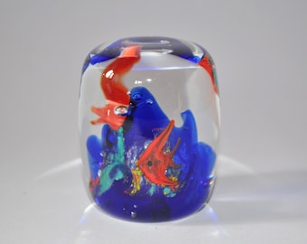 Vintage Aquarium / Angel Fish Glass Paperweight