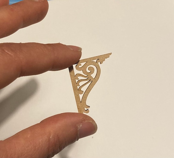 Mensole In Miniatura Per Casa Delle Bambole In Scala 1:12, Mensole Traforate In Stile Vittoriano A Forma Di Pan Di Zenzero, Fai Da Te Per Casa Delle Bambole - Italia - Foto 13