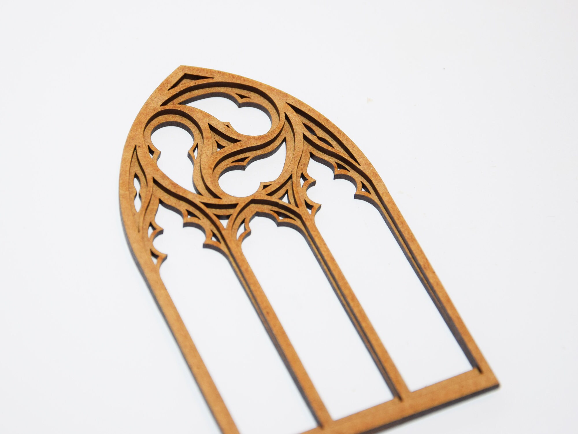 Finestra Gotica In Resina Scala 1:12 Per Casa Delle Bambole - Accessorio Miniaturistico Stampato In 3D, Non Finito