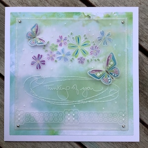 Carte en parchemin « Je pense à vous » faite main de 7 x 7 pouces - Parfaite pour envoyer de l'amour en de nombreuses occasions. Pour partager un message, la perte d'un être cher, la perte d'un animal de compagnie