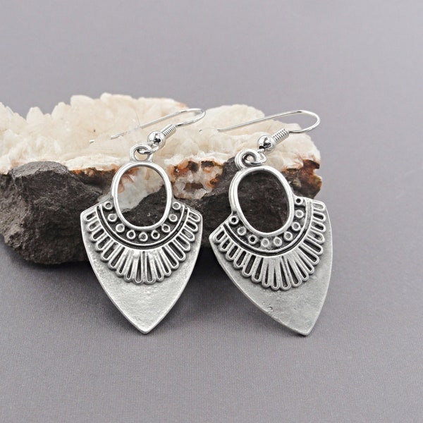 Boucles d'oreilles bohème argent, bijou ethnique argent oxydé, pendant pointe tribales