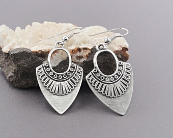 Boucles d'oreilles bohème argent, bijou ethnique argent oxydé, pendant pointe tribales