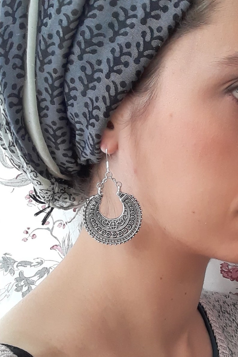 Ethnic earrings, silver filigree tribal earrings, oxidized silver indian chandelier earrings, ethnic indian hoop, tribal fusion, ear clip zdjęcie 3