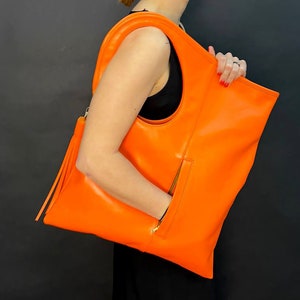 Große Hobo Ledertasche Orange Umhängetasche Helle Geldbörse Echtleder Handtasche Slouchy Hobo Bag Weicher Ledershopper mit Tasche