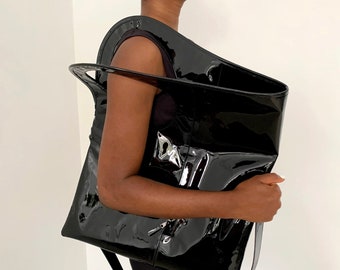 ブラックのパテントレザーハンドバッグ、レディースの光沢のあるホーボーバッグ：大きなデザイナーショルダーバッグ、ユニークなショッパー
