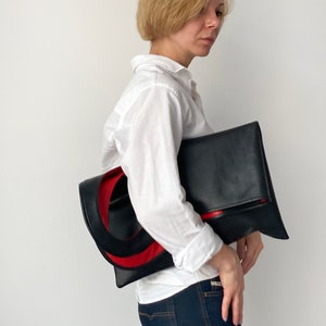 Grande pochette Sac à main noir et rouge Sac à main rabattable Sac hobo surdimensionné en cuir pour femme Pochette en cuir unique Sac noir avec poche