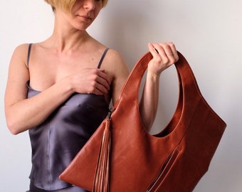 Cognac leather shopper with a tassel Leather hobo bag Large leather tote Brown handmade shoulder bag for women Genuine leather handbag