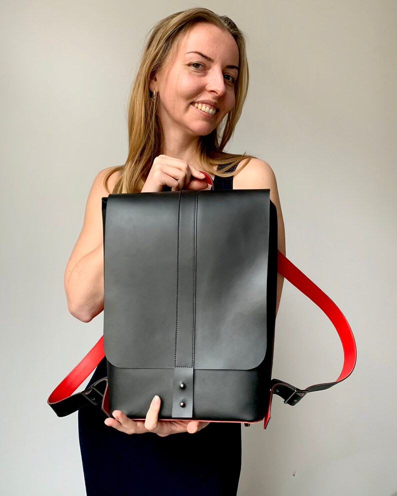 Black leather rucksack Large leather backpack for women Laptop leather bag imagem 8