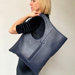 Monedero de piel auténtica Bolso azul rey Bolso grande tipo hobo para mujer Bolso de hombro hecho a mano Monedero asimétrico holgado Monedero azul marino