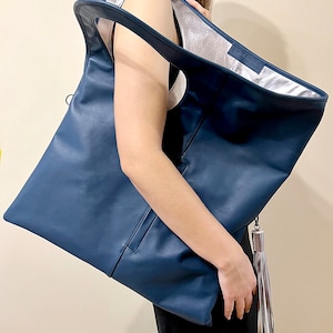 Bolso de piel azul con borla plateada Bolso de hombro extra grande Bolso hobo de piel suave Shopper único Bolso de piel auténtica Monedero moderno para mujer