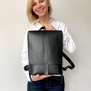 Black leather rucksack Large leather backpack for women Laptop leather bag 14/10 polegadas
