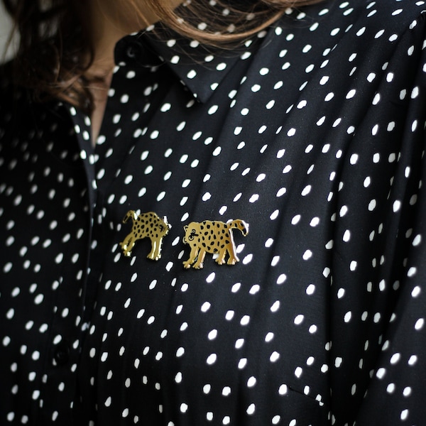 Unisex gold cheetah pattern pins for couples