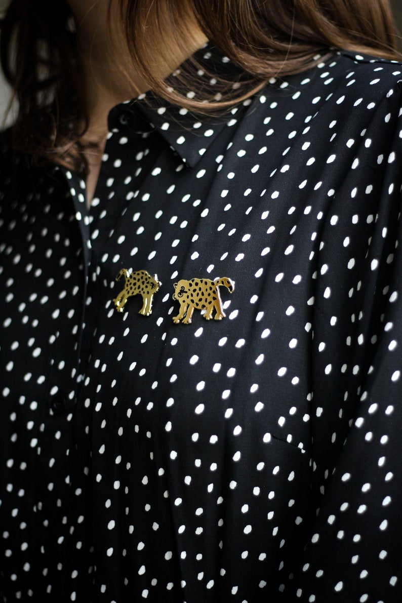 Unisex gold cheetah pattern pins for couples image 1