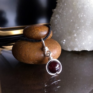 Minimalist Garnet Necklace, Garnet Pendant, Garnet Jewellery
