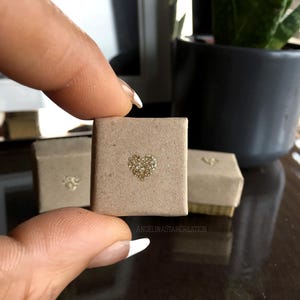 Geschenkdoos klein hartje: beige/goud (20 mm)