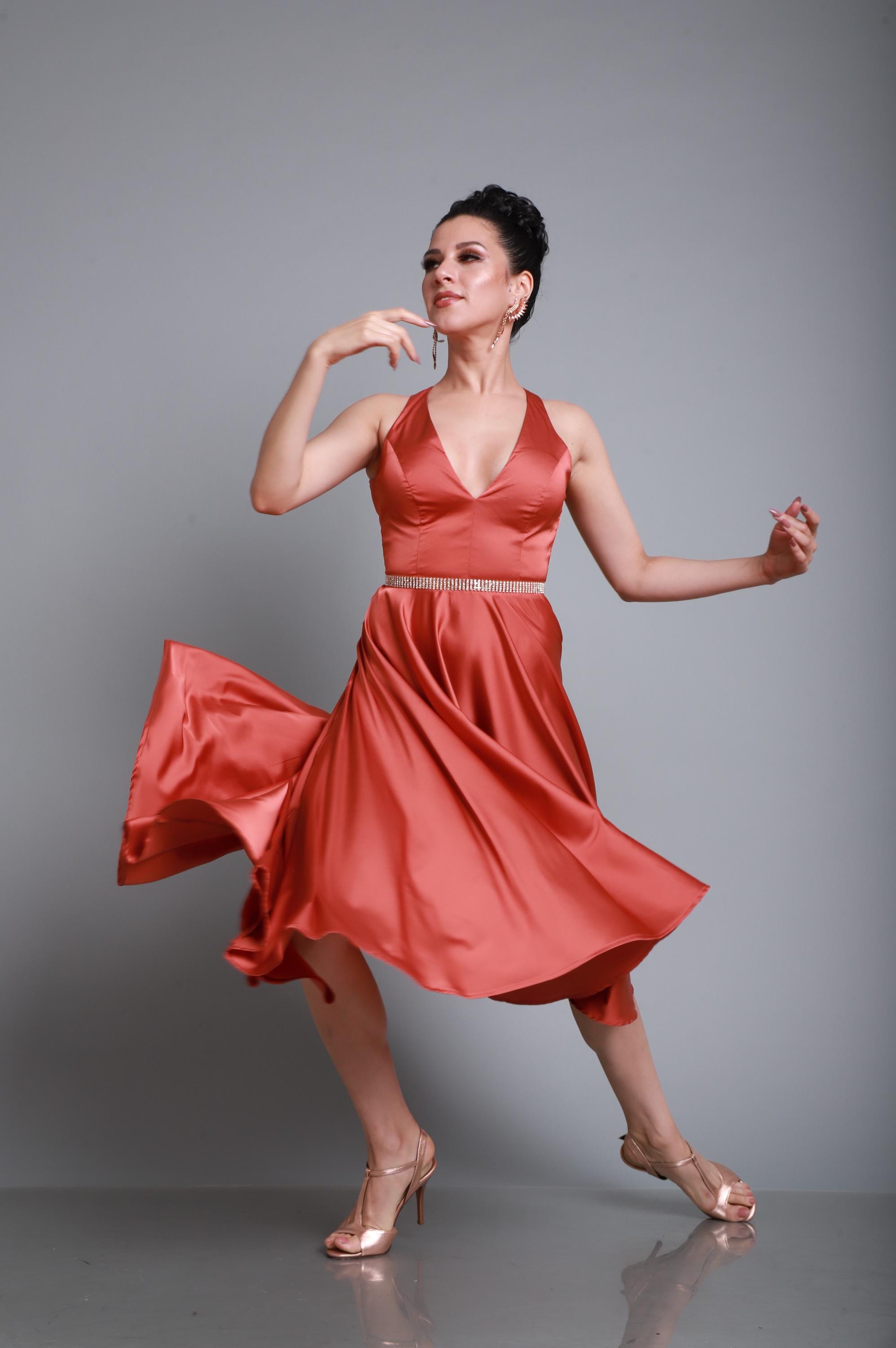 ミミピンソン　アルゼンチンタンゴゴールドドレス ミミピンソン アルゼンチンタンゴゴールドドレス - メルカリ